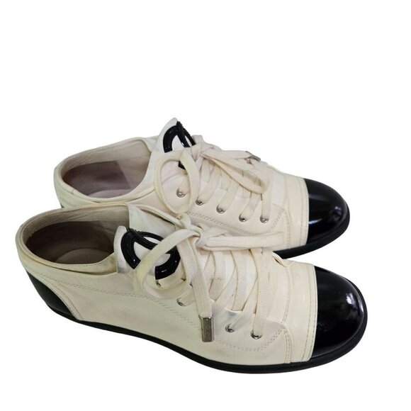 Chanel Cream Leather CC Black Patent Logo 2015 Sneakers Dust Bags Box Size 6.5-7 - Picture 1 of 11